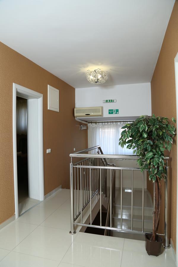 B&B Vila Bela Ruza Сремска-Митровица Экстерьер фото
